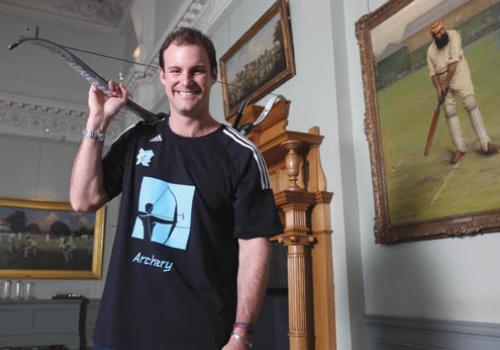 England cricket captain Andrew Strauss  pledges  support for archery event at 20