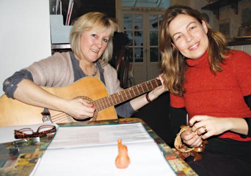  Caroline Chan and Ana Losekann in Oliver’s Café