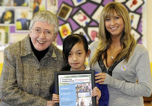 Ly Nguyen with Cllr Barbara Smith (left) and Brooke Kinsella (right)