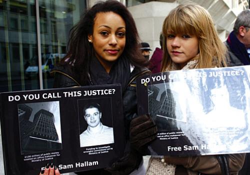 Sam Hallam’s sister Daisy, 13 (right) and friend Amber Turner-Ramsey