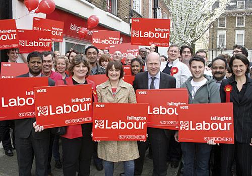 Tessa Jowell, centre, outside Emily Thornberry’s constituency office 