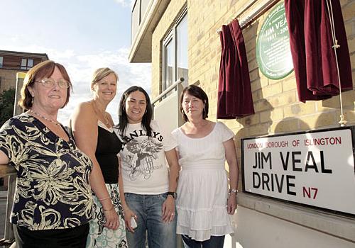 Maggie Veal with Sandra Richman, Jade William and Sheila William