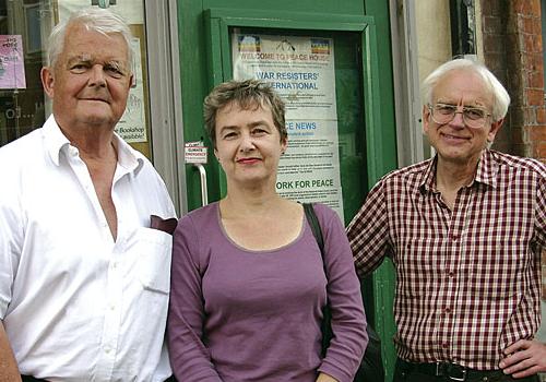 Former CND chairman Bruce Kent, left, with Kate Hudson and Albert Beale