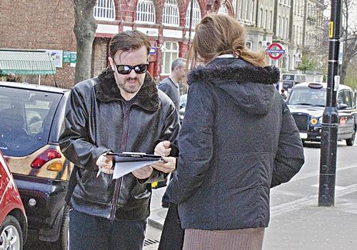 Ricky Gervais signs anti-closure petition