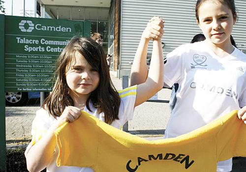 Runners Bella, 7, and Maya Doolan, aged 12