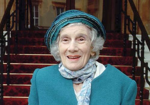 Muriel Agnew at Buckingham Palace IN 2006