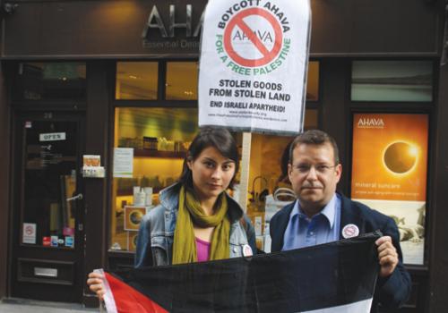 Protest: Jo Crouch and Bruce Levy at the store